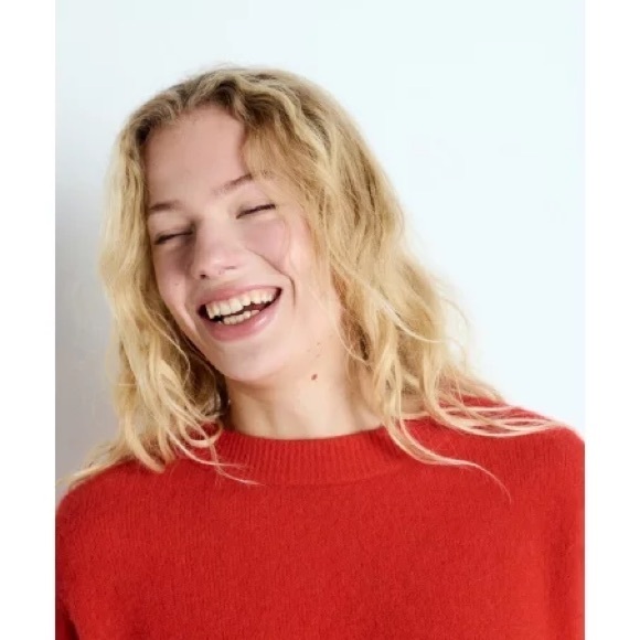 American Vintage Vitow Sweater in Fraise
Sz M NWT $225 - Picture 5 of 8